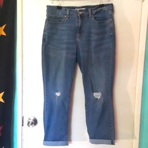 NWOT Levi Strauss Boyfriend Style Ripped Jeans